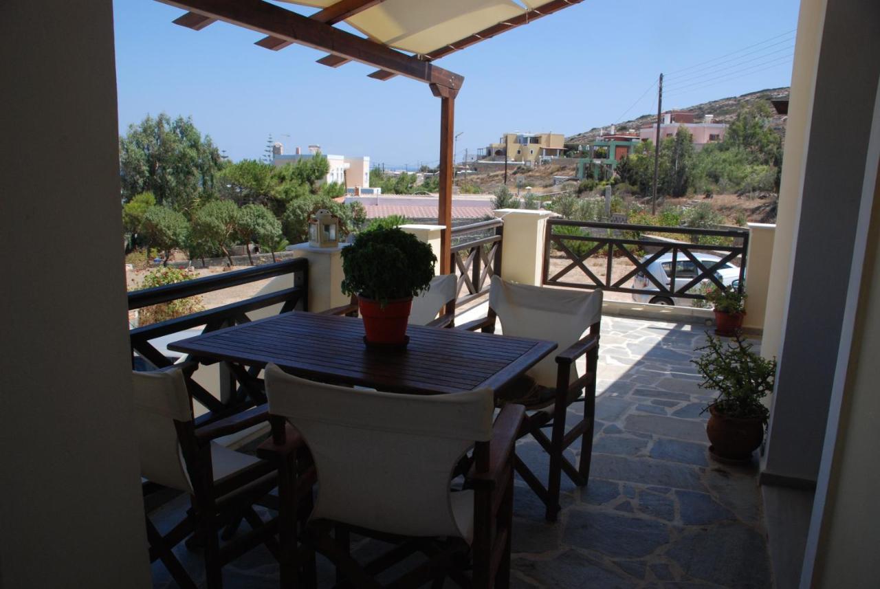 Theodorou Hotel Azolimnos Exterior photo