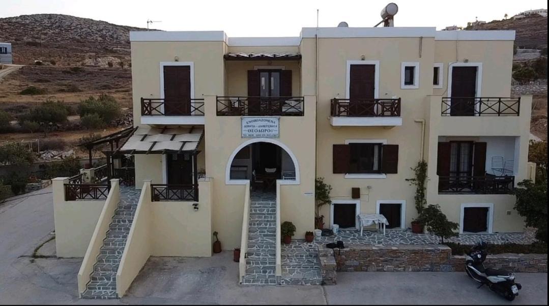 Theodorou Hotel Azolimnos Exterior photo