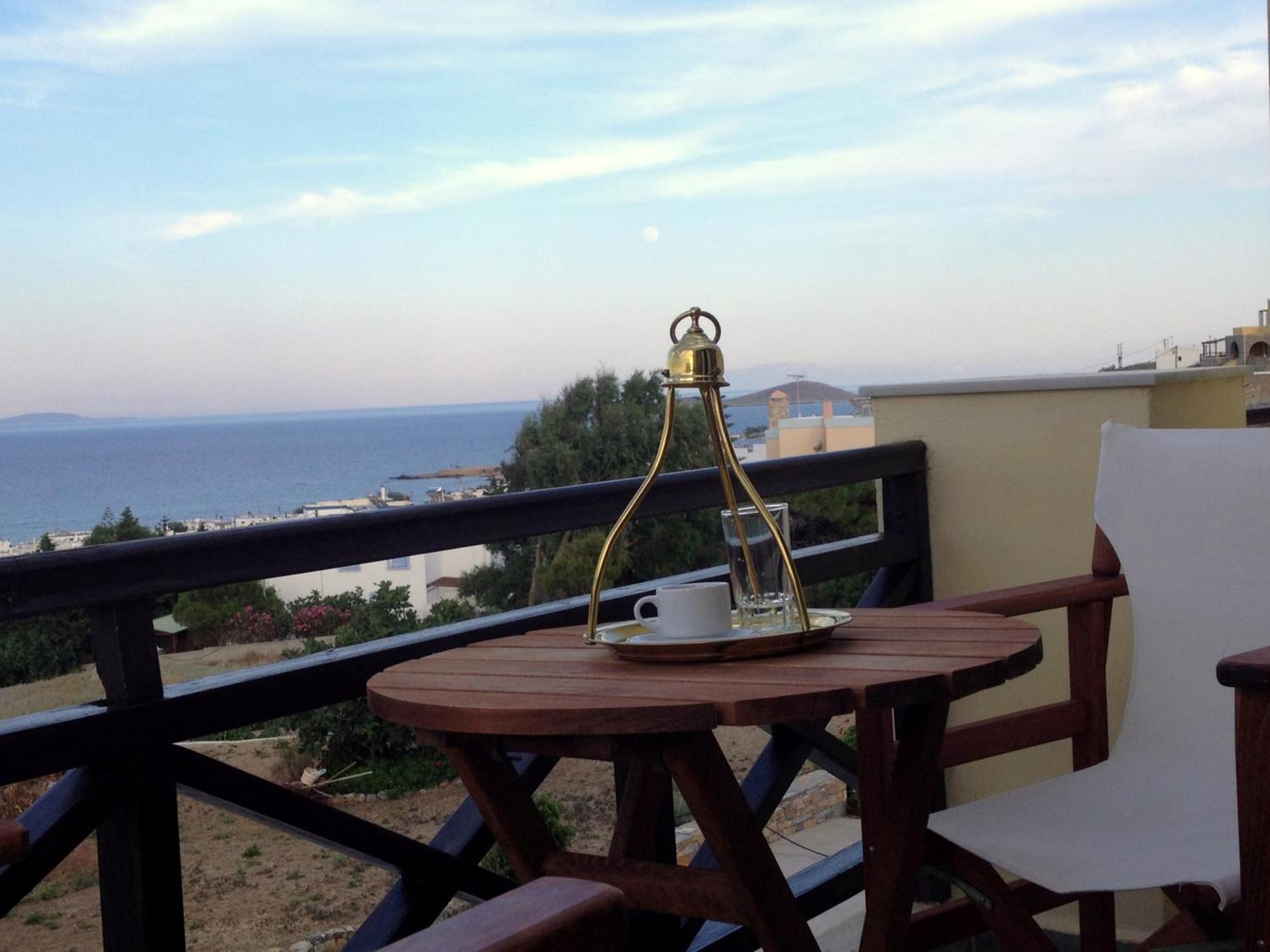 Theodorou Hotel Azolimnos Exterior photo