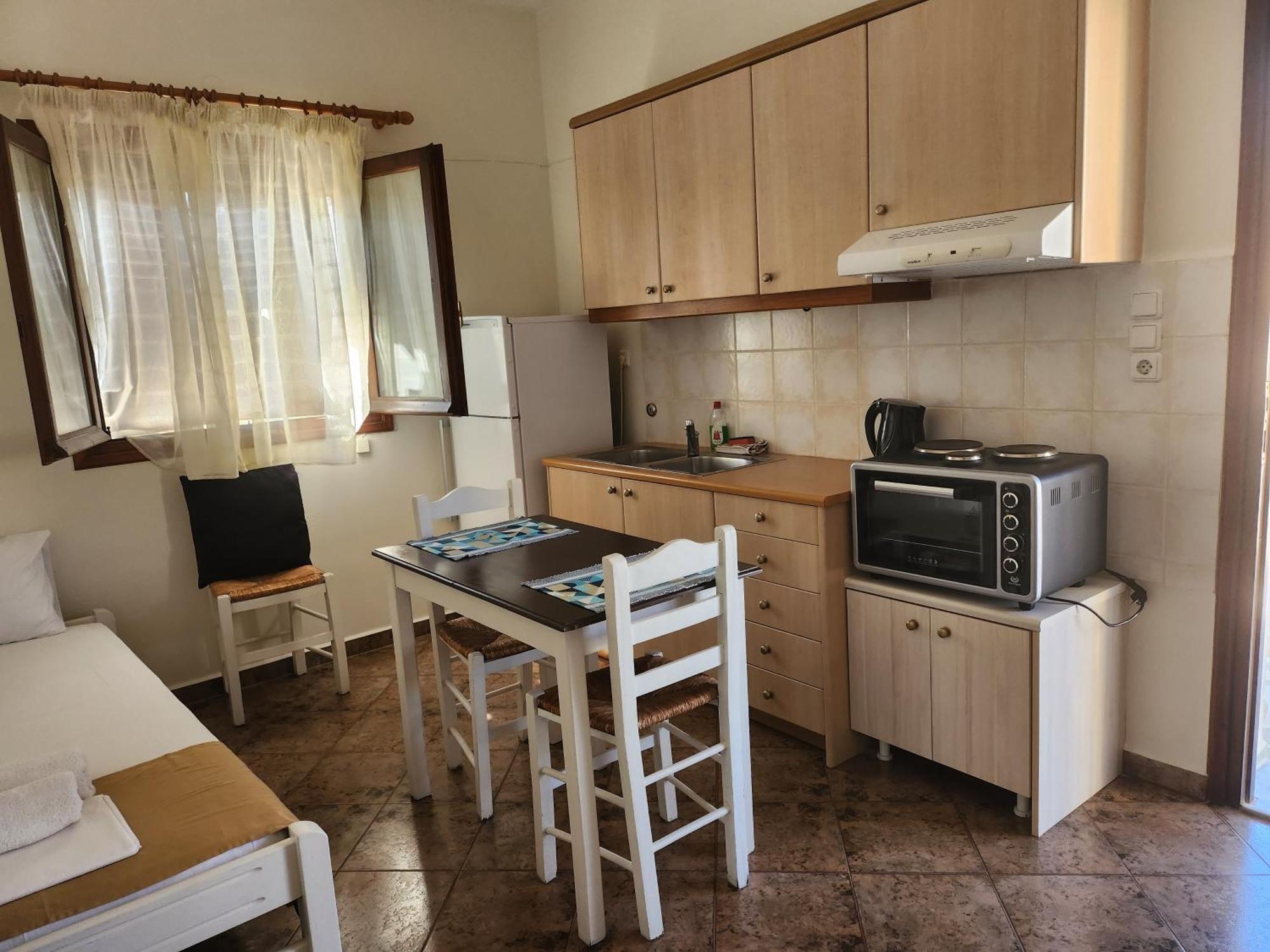 Theodorou Hotel Azolimnos Room photo