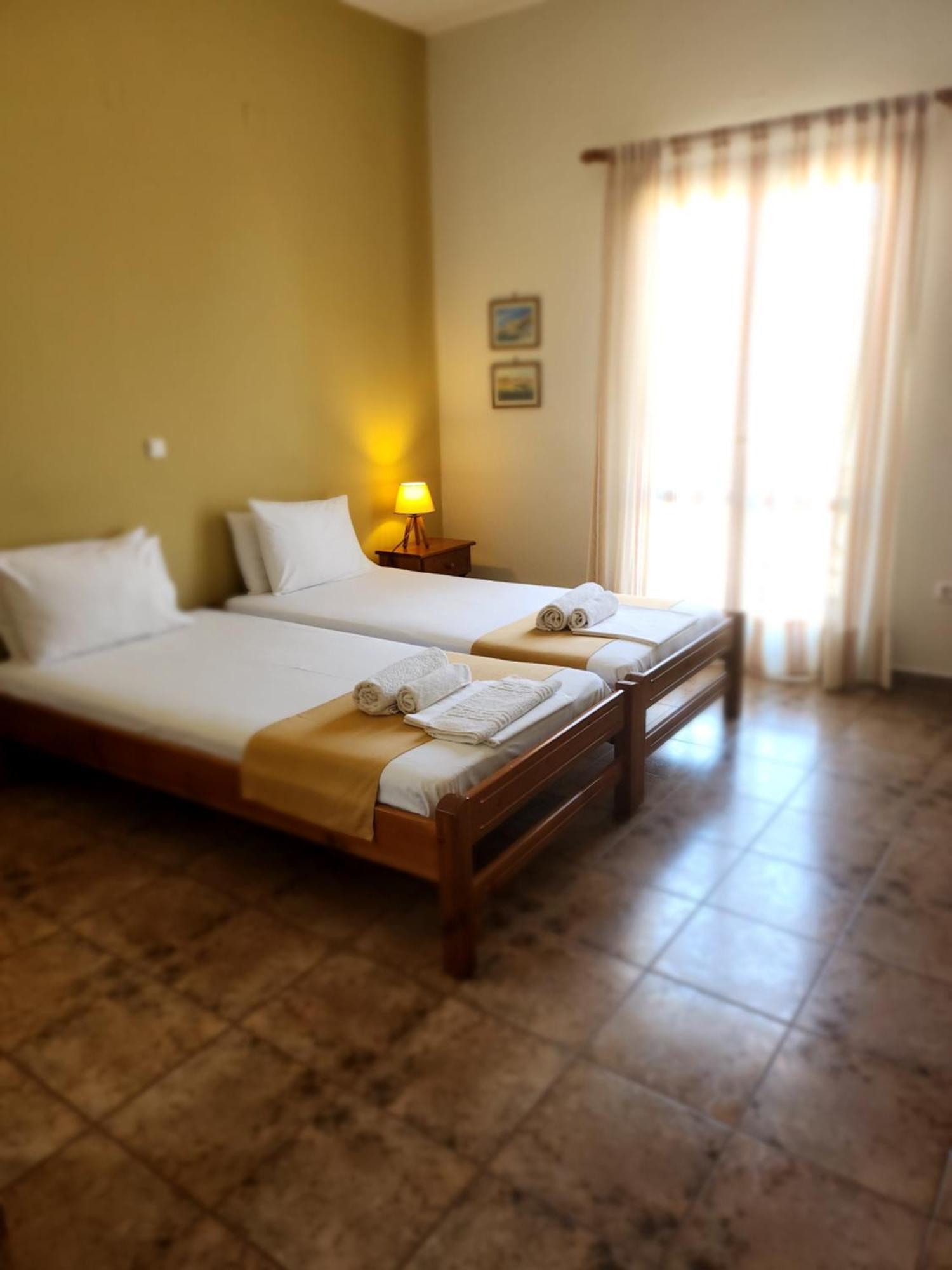 Theodorou Hotel Azolimnos Room photo