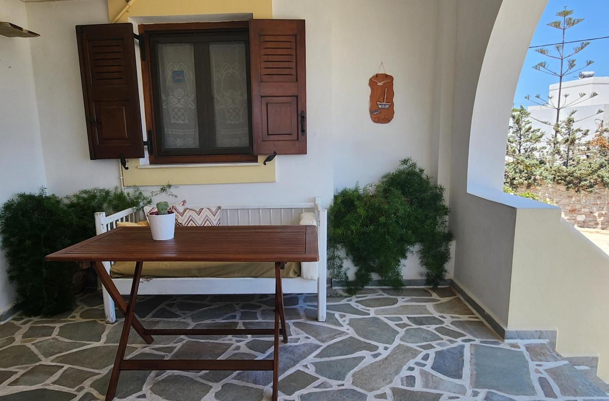 Theodorou Hotel Azolimnos Exterior photo